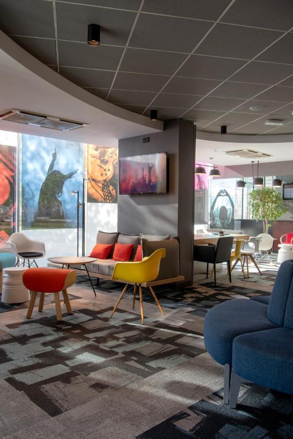 Ibis Lyon Caluire Cite Internationale Caluire-et-Cuire Exterior foto
