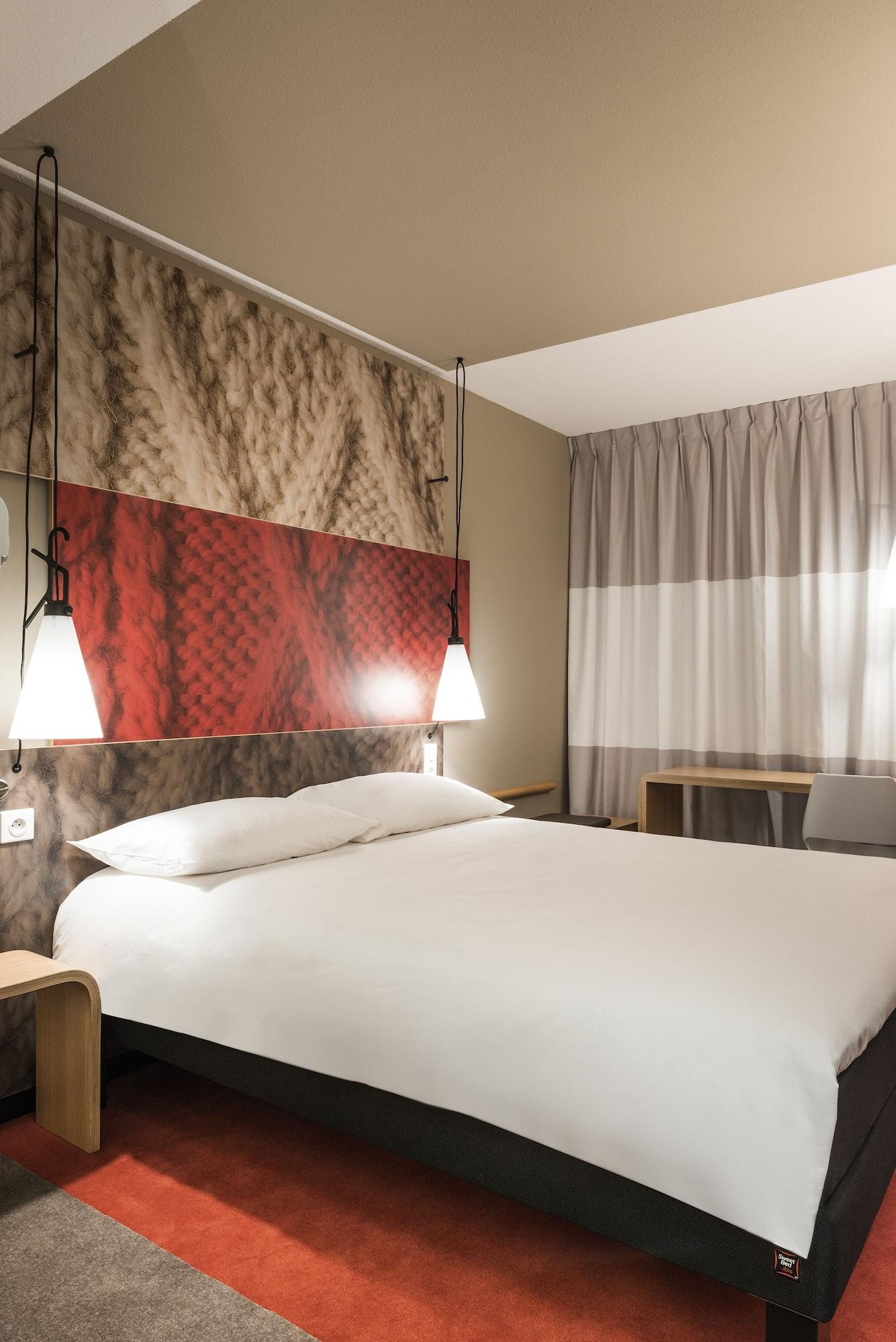 Ibis Lyon Caluire Cite Internationale Caluire-et-Cuire Exterior foto