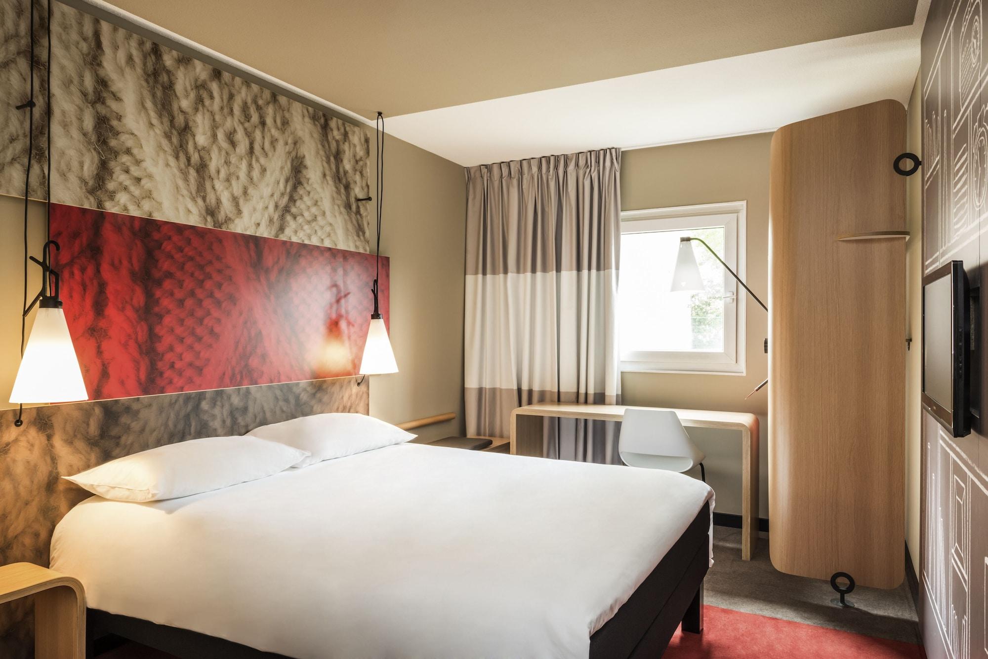 Ibis Lyon Caluire Cite Internationale Caluire-et-Cuire Exterior foto