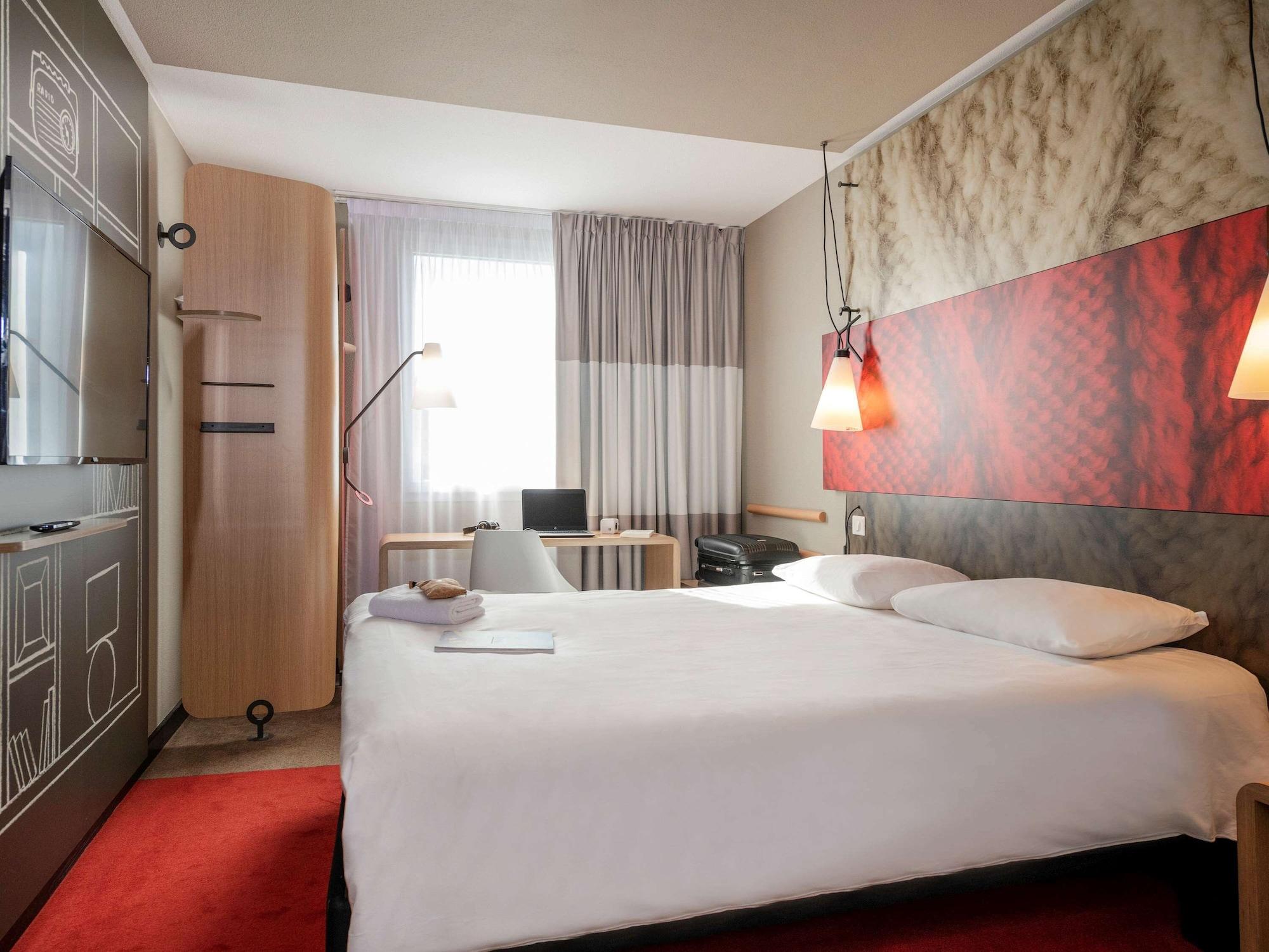 Ibis Lyon Caluire Cite Internationale Caluire-et-Cuire Exterior foto