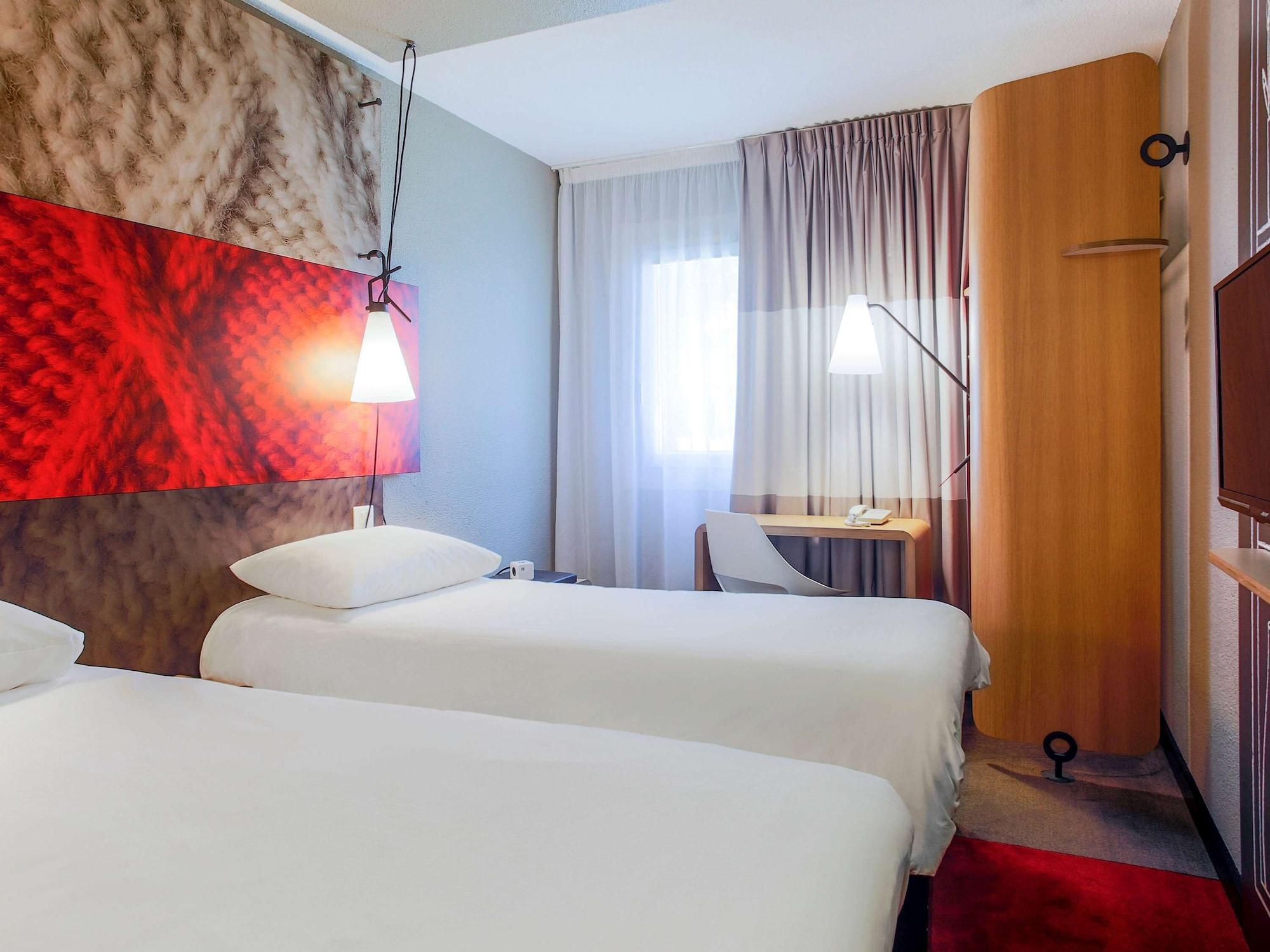 Ibis Lyon Caluire Cite Internationale Caluire-et-Cuire Exterior foto