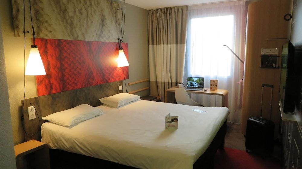 Ibis Lyon Caluire Cite Internationale Caluire-et-Cuire Exterior foto