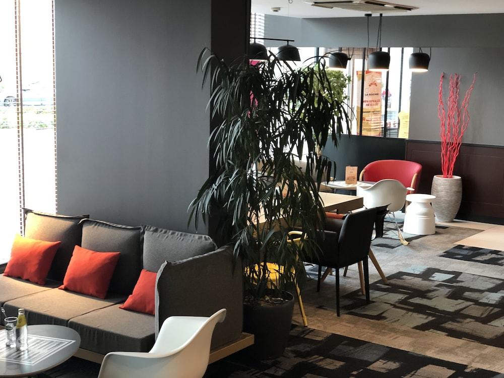Ibis Lyon Caluire Cite Internationale Caluire-et-Cuire Exterior foto