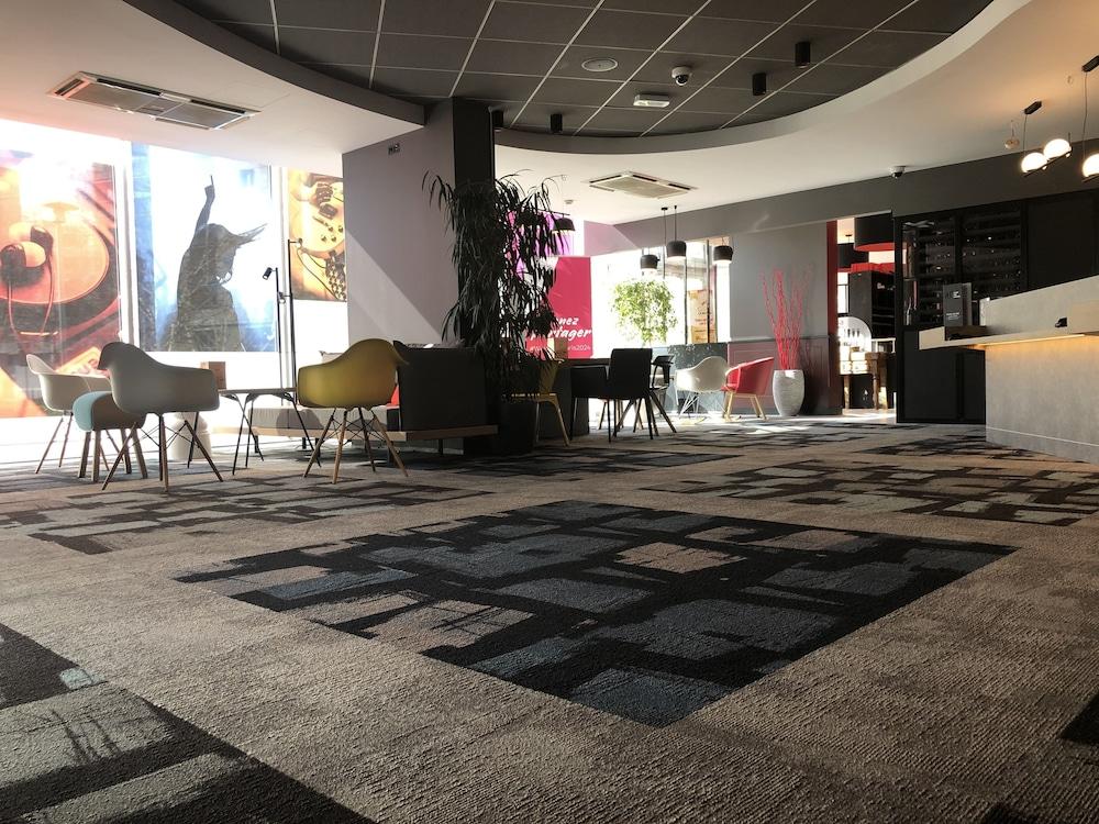 Ibis Lyon Caluire Cite Internationale Caluire-et-Cuire Exterior foto