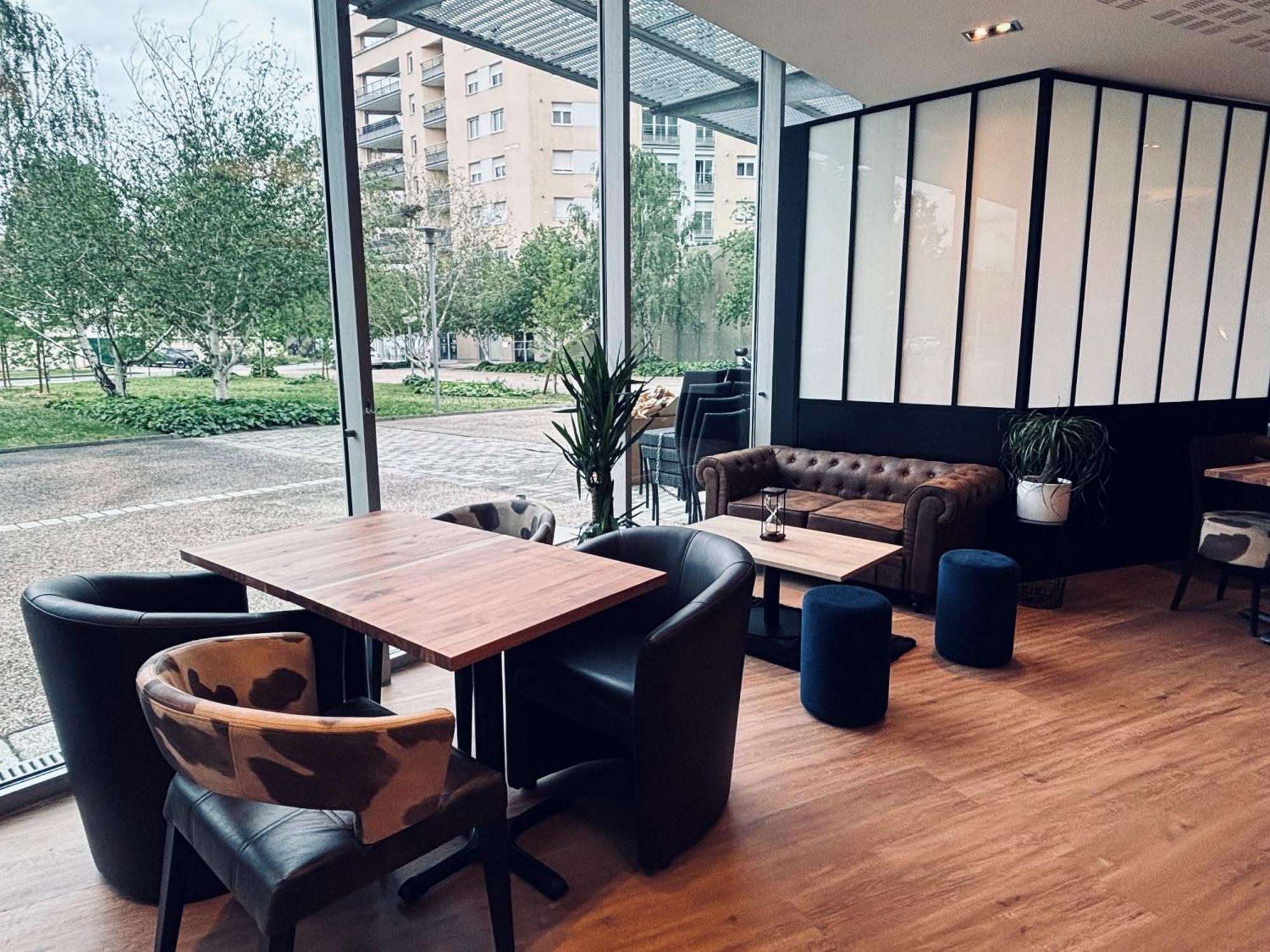 Ibis Lyon Caluire Cite Internationale Caluire-et-Cuire Exterior foto