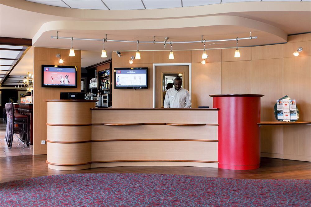 Ibis Lyon Caluire Cite Internationale Caluire-et-Cuire Exterior foto
